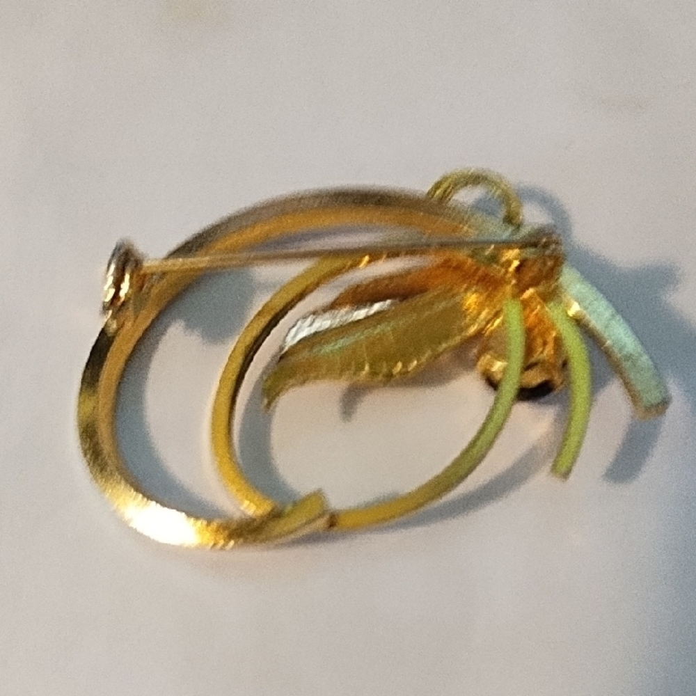 Elegant Gold and Silver Brooch Set - Picture 3 of 7